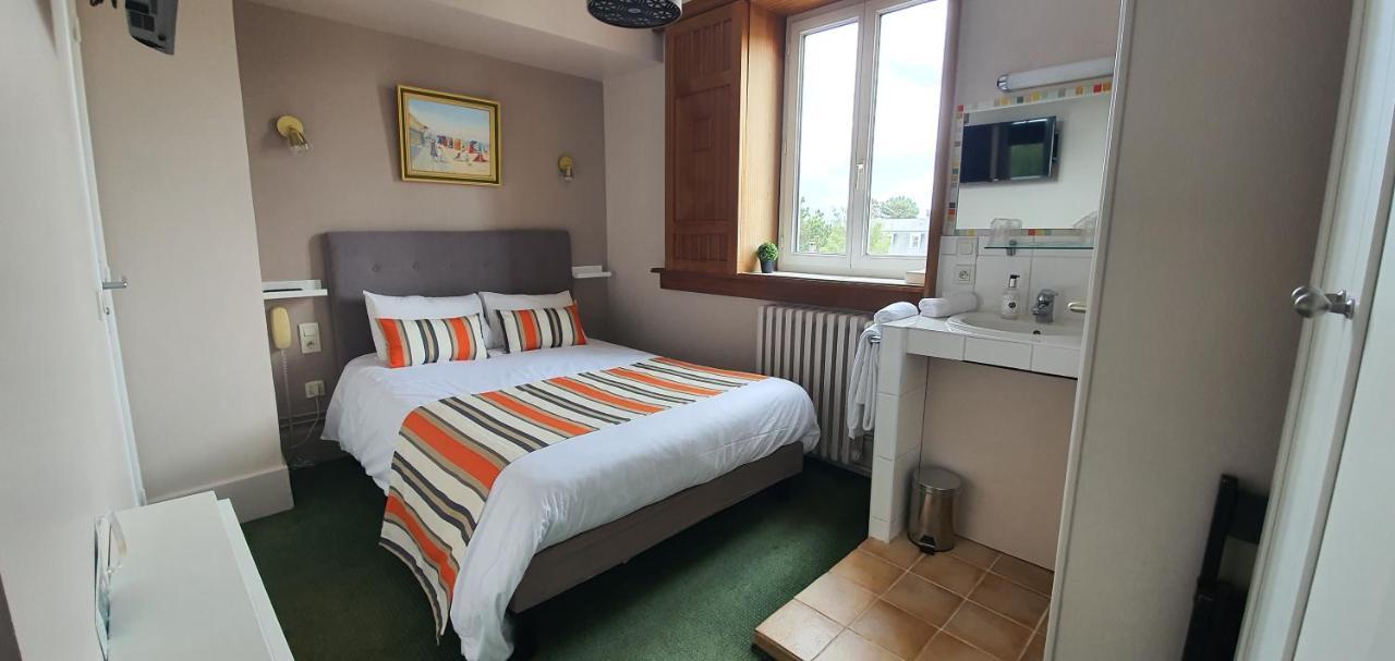 Hotel De La Cote Fleurie Довил Екстериор снимка